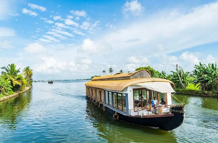 Alleppey Tourism | Houseboat Guide & Places to Visit