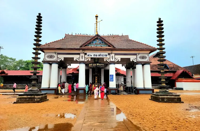 Ettumanoor mahadeva Temple traditional architecture