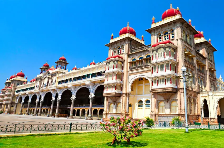 Mysore-Palace-grand-architecture-and-red-domes