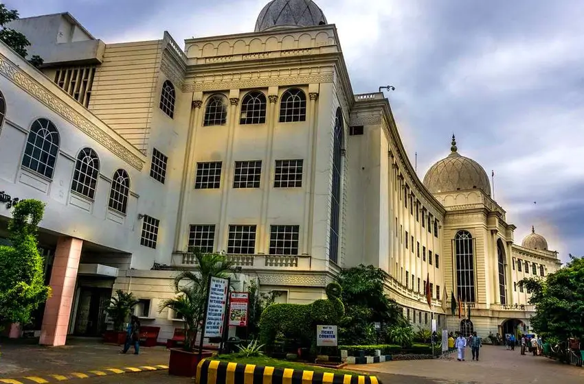 salar jung museum hyderabad architectural facade