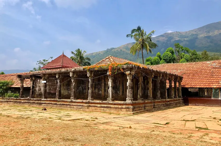 thirunelli temple wayanad ancient stone pillars