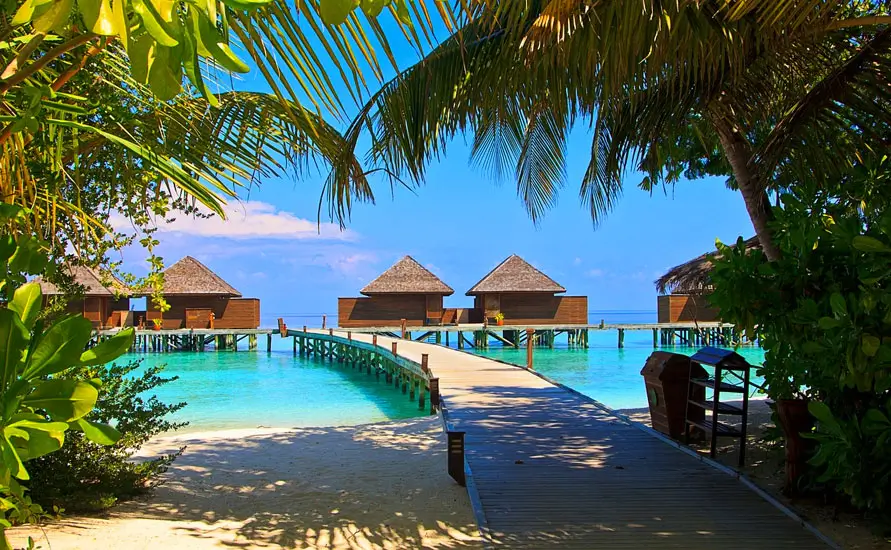 maldives overwater bungalows resort