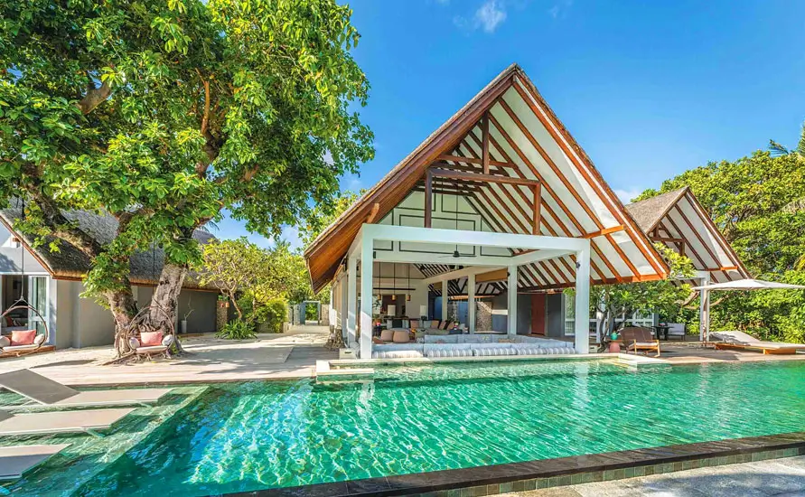 maldives overwater bungalows resort